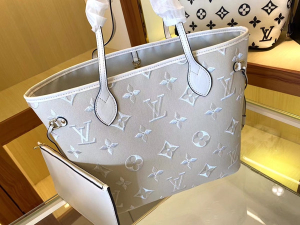 ルイヴィトンバッグ側面デザイン